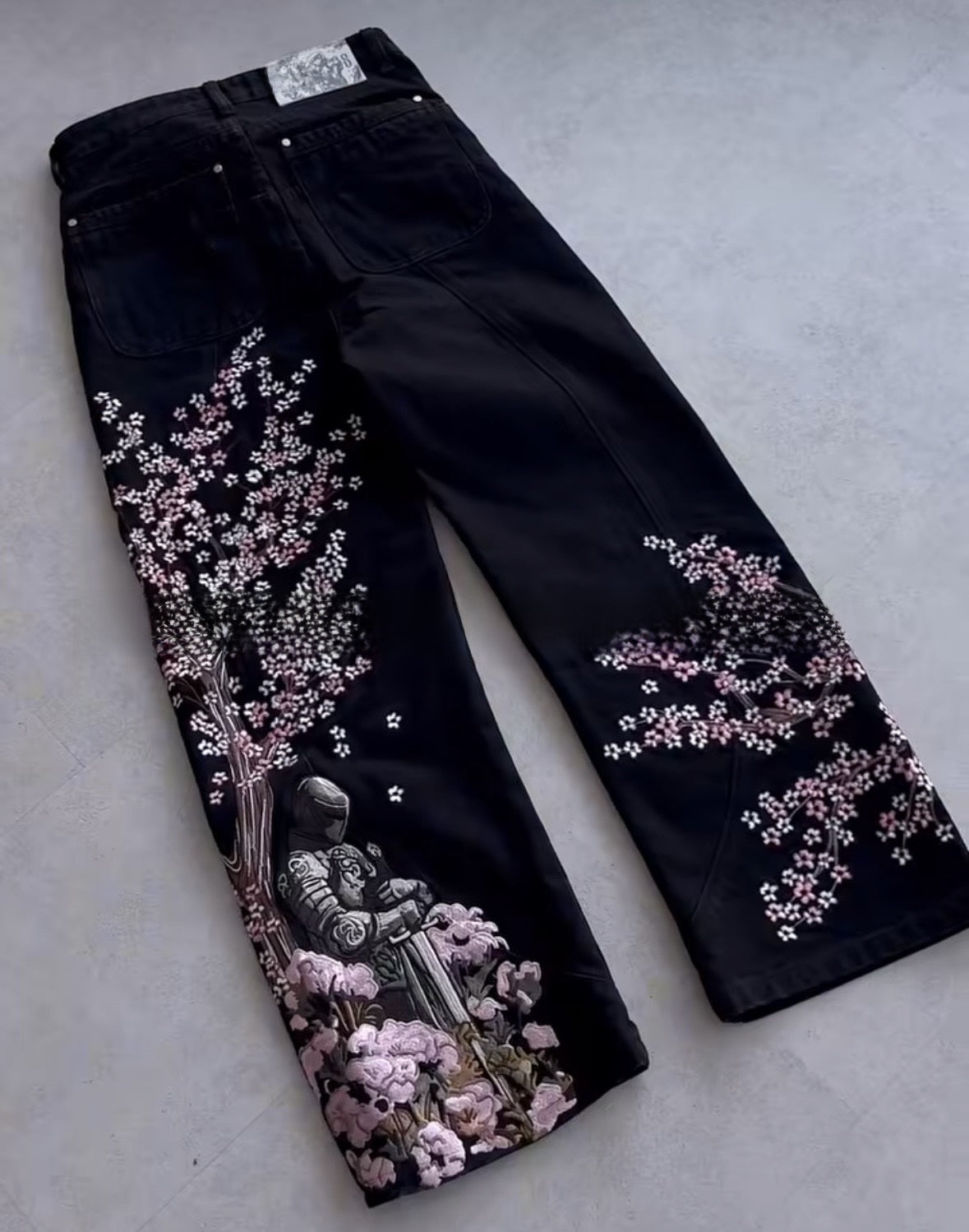 ATELIER Wide-Leg Jeans – Embroidered Detail